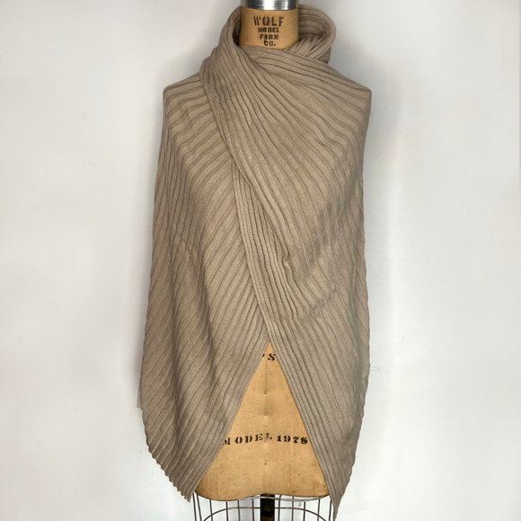 COS Beige Ribbed 100% Wool Hybrid Scarf / Poncho - Picture 3 of 8